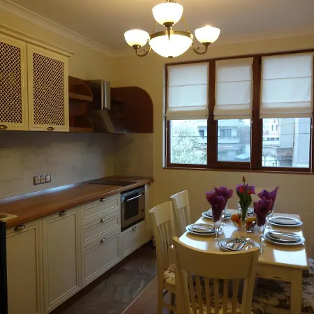 Dona * تشيرنوموريتس